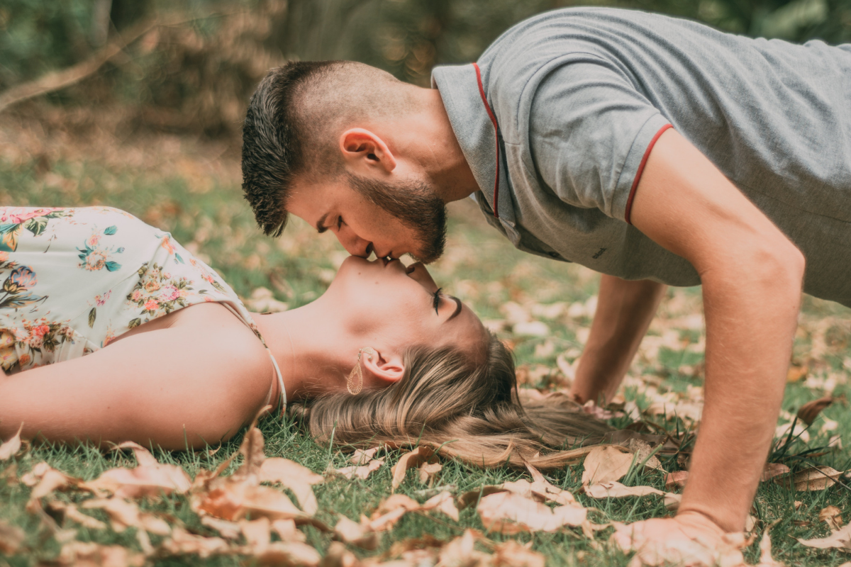 Iată ce caută zodiile în relațiile de dragoste și cum se comportă fiecare nativ când iubește cu adevărat.