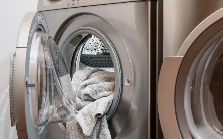 Leguma care curăţă calcarul din maşina de spălat. Va fi ca nouă în câteva minute 