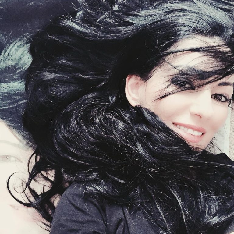 Silvia Lăuneanu, secretele de frumusețe ale solistei cu părul lung de un metru: „M-am oferit să fiu cobai la New York!”. Ce ritual are în fiecare zi EXCLUSIV