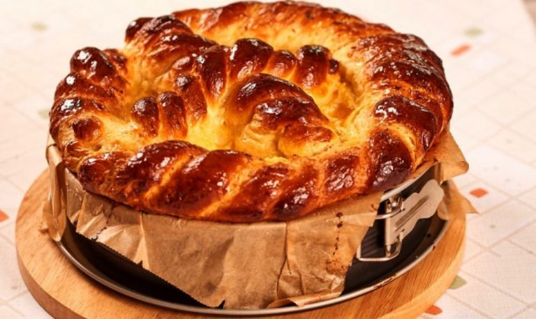 Cum prepari o pască pufoasă şi gustoasă. Ce trebuie să adaugi în drojdie ca să crească aluatul