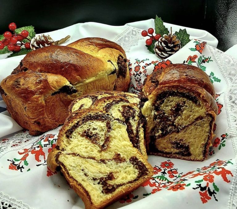 Cum se prepară aluatul de cozonac. Ce trebuie să faci cu făina ca să iasă pufos