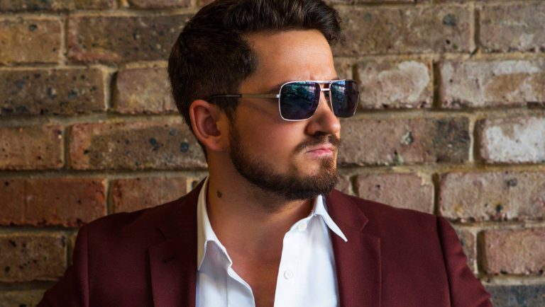 Alexandru Zainea, povestea fotografului român care a lucrat cu nepoata lui Charlie Chaplin. „Îmi doream să ajung să lucrez cu celebrități de talie mondială” EXCLUSIV