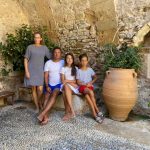 Daniel Buzdugan petrece toate vacanțele de vară în Grecia, alături de copii și de soție