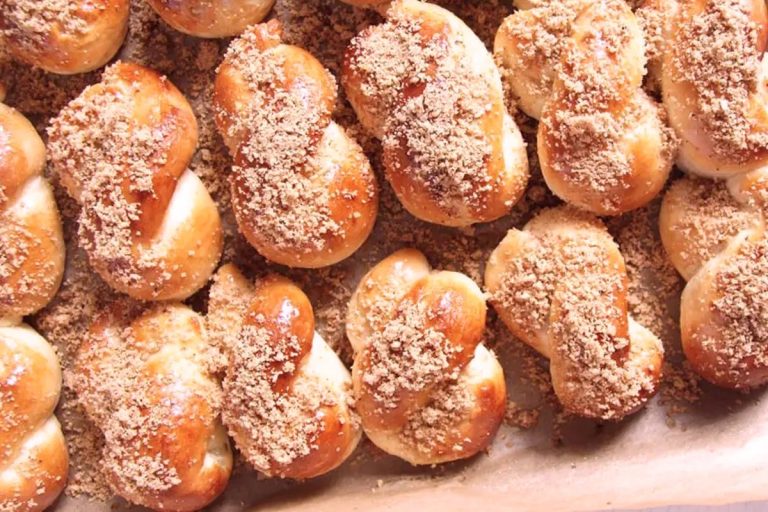 Rețetă mucenici moldovenești. Sfaturi și trucuri ca să îți iasă savuroși