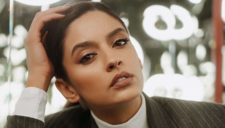 Oana Moșneagu, despre succesul din serialul „Adela”: „Fur meserie de la actorii din jurul meu“. Unde a lucrat înainte de a deveni actriță EXCLUSIV