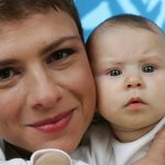 Vedeta nu poate uita momentul când a ținut-o prima dată în brațe pe Maia