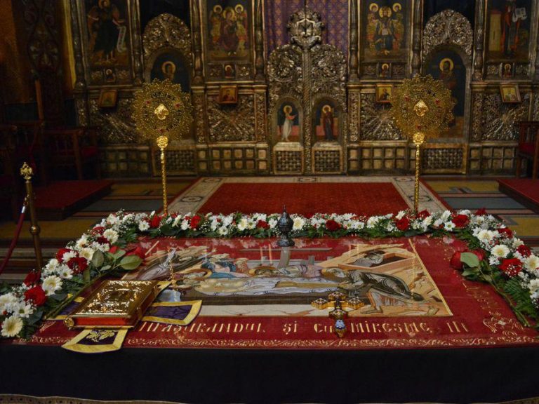 Când se trece pe sub masă de Paşte. Semnificaţia acestui obicei