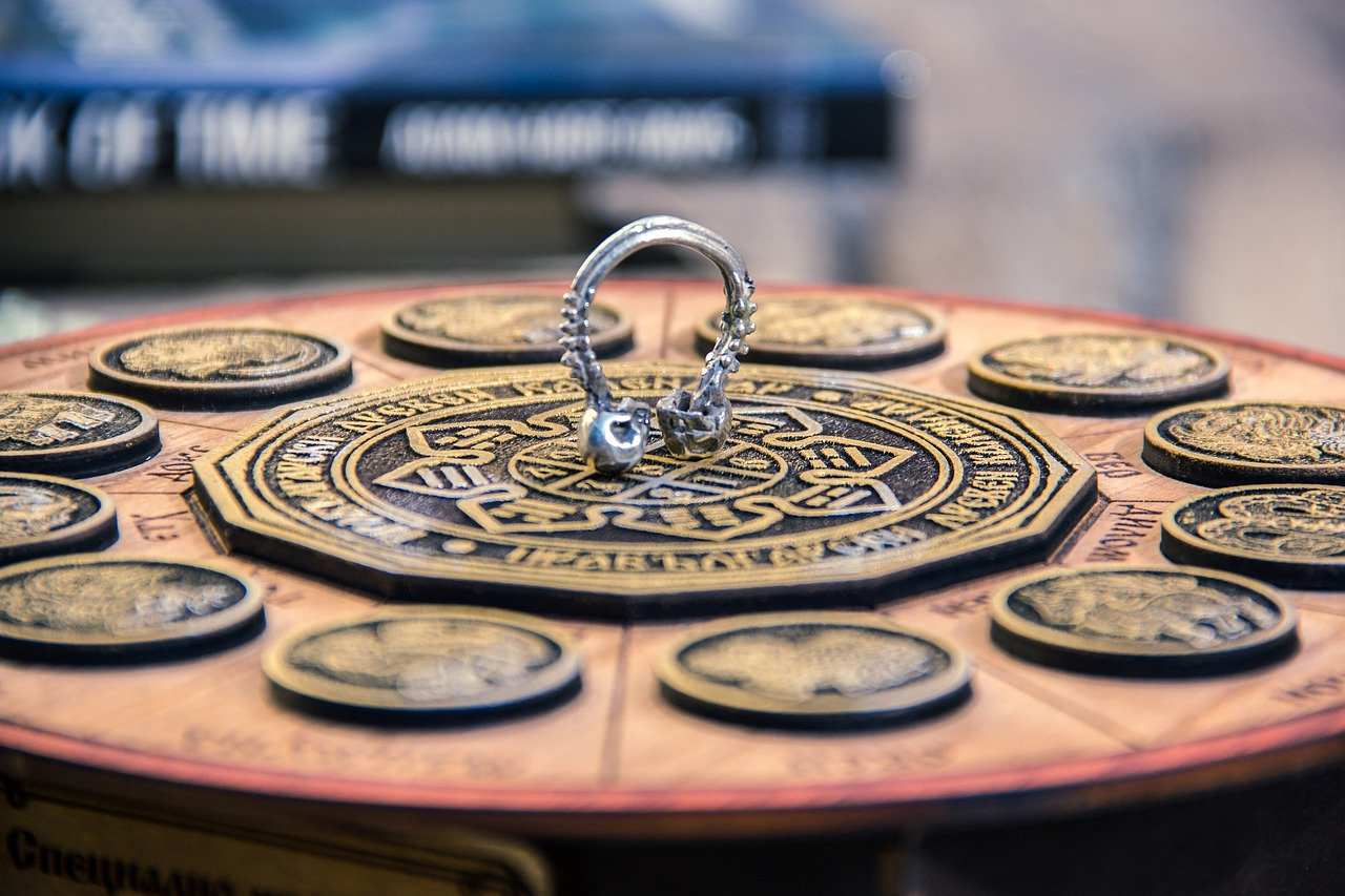 Ce talisman îţi aduce noroc în funcţie de zodie