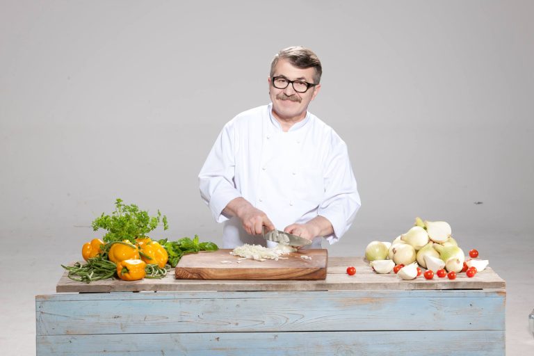 Carnea de miel e mult prea scumpă? Maestrul bucătar Petrișor Tănase vă oferă un alt meniu gustos, pentru masa de Paște EXCLUSIV