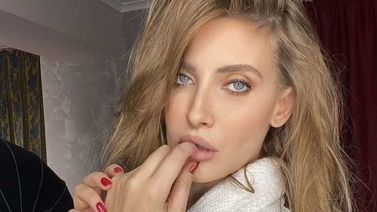 Sacrificiul Iuliei Albu pentru o siluetă perfectă. Ce face dimineaţa la 5.30