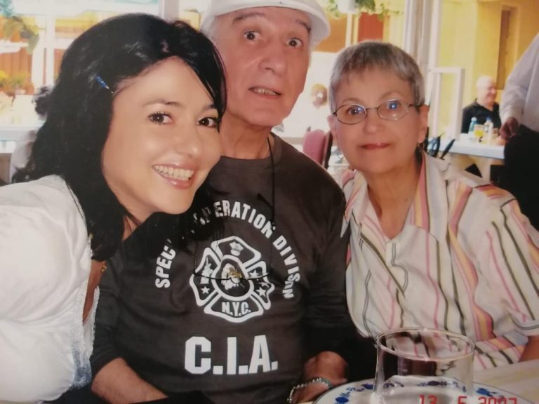 Oana Sîrbu își poartă în gând părinții dragi, din Cer: „Mama îmi spunea „cioculeț”, când eram mică, iar tata îmi spunea „alifie” EXCLUSIV