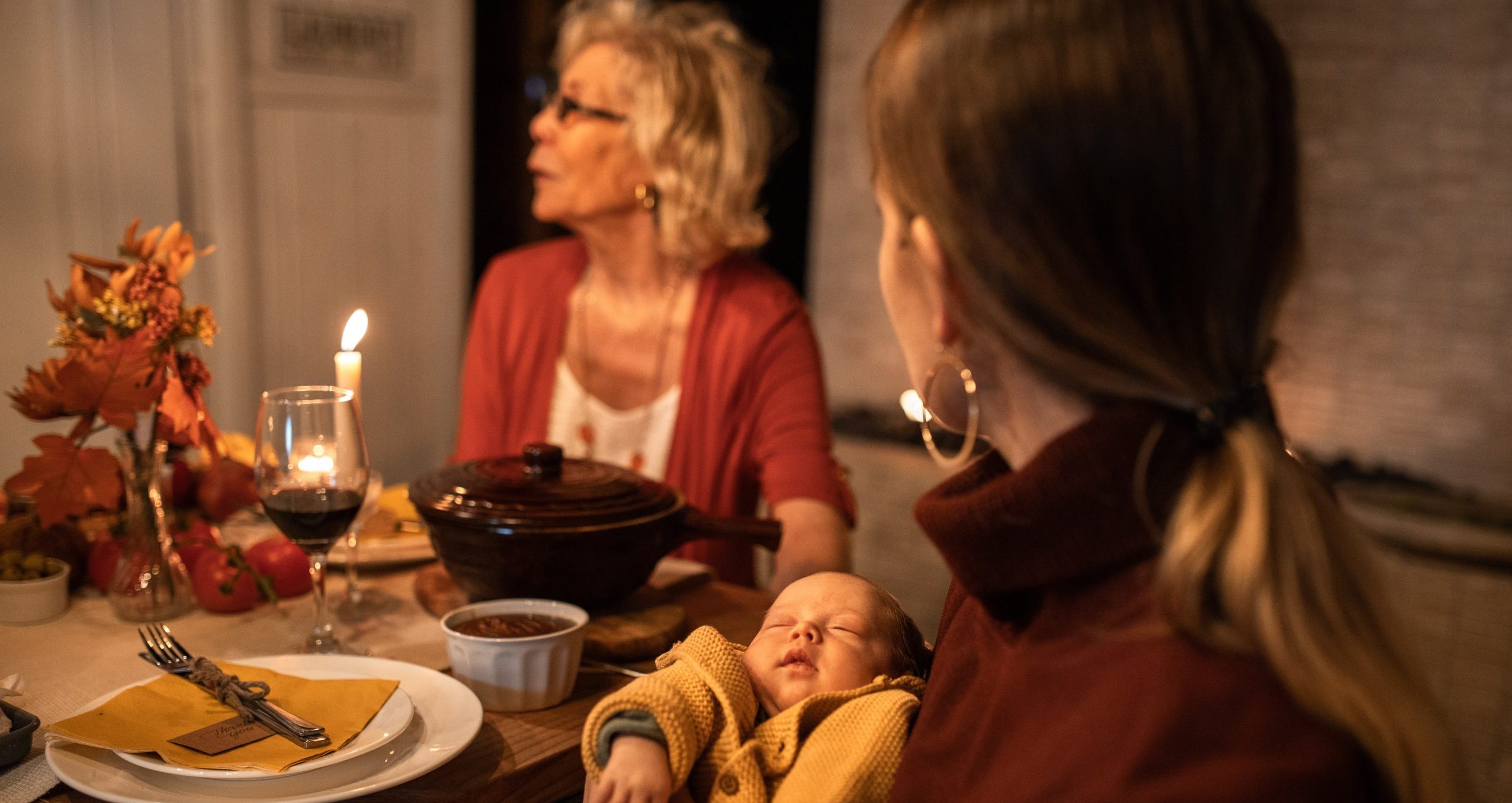 soțul meu se ține de fusta mamei