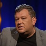 Mihai Ghiță, prezentatorul emisiunii „În oglindă”