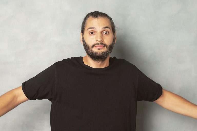 Cum se împacă religia iranianului Omid Ghannadi cu cea a soției românce: „Sărbătorim Nowruz și Paștele, avem Coran, Biblie. Ne iubim așa cum suntem”