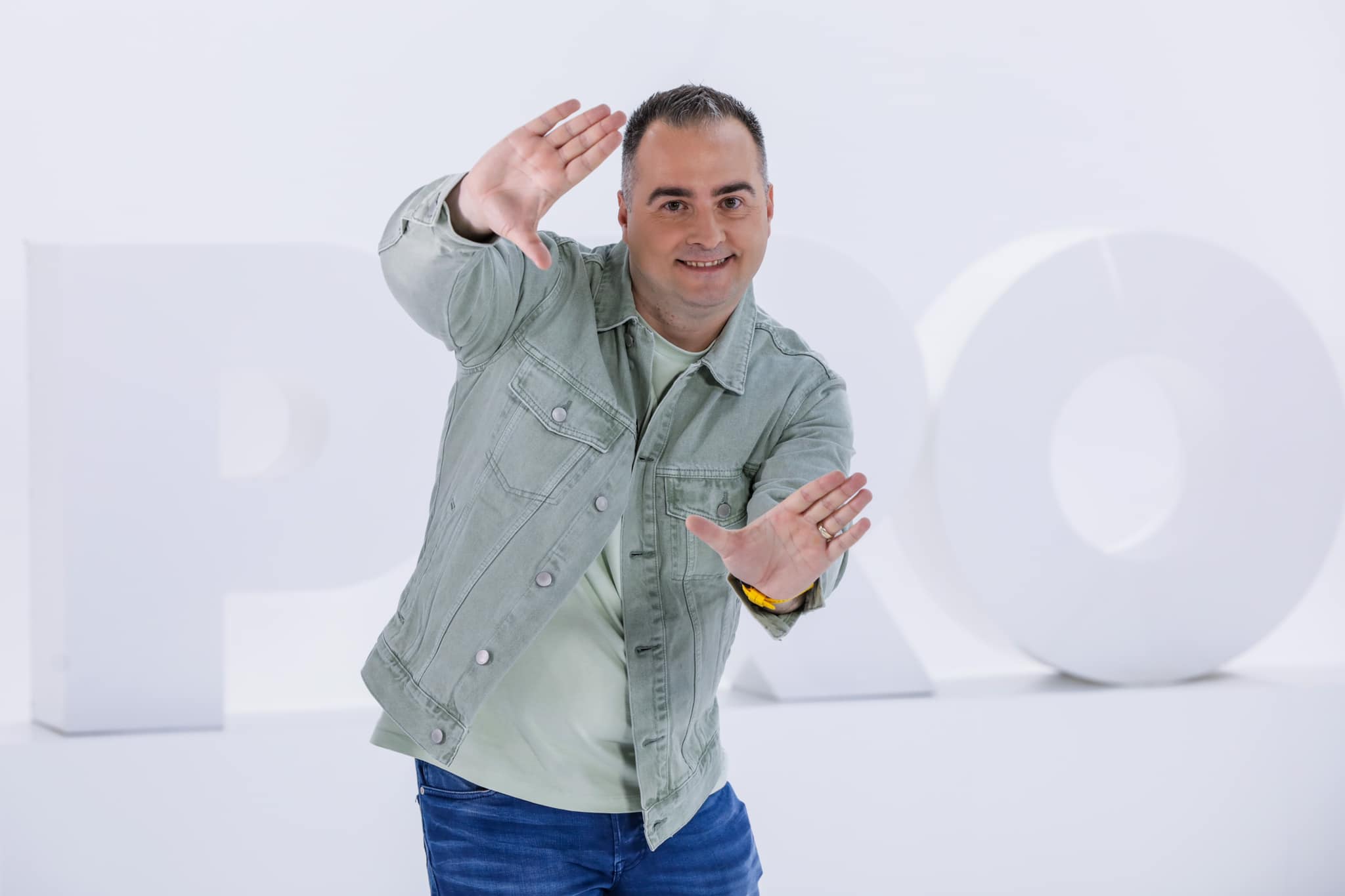 Rares Nastase, de la ”Romania, te iubesc!”, lucreaza la o carte de fictiune