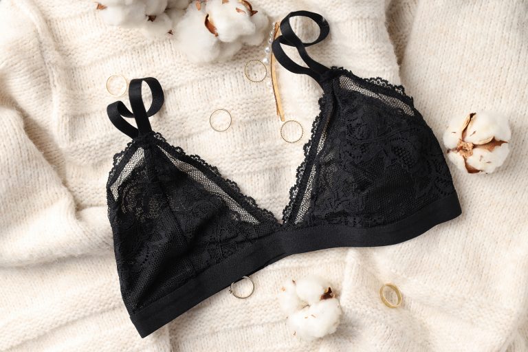Cât de des trebuie spălat sutienul, de fapt. Greşeala pe care o fac aproape toate femeile