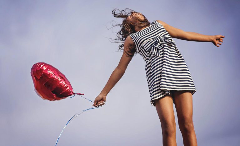 Sentimentul care îi face cei mai fericiți pe oameni. Studiile au demonstrat că nu este iubirea