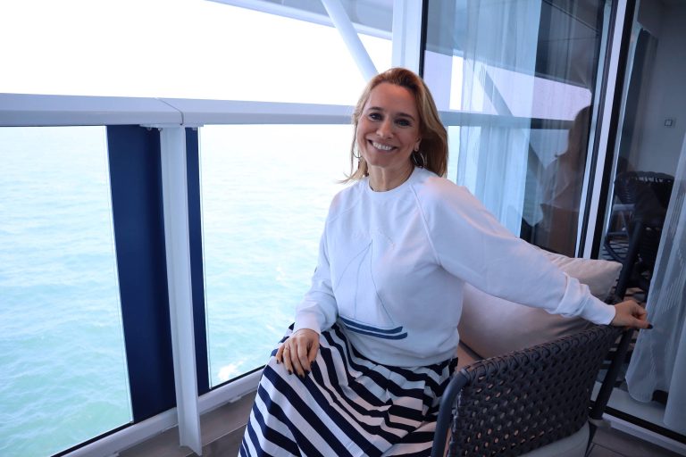 Actriţa de la Hollywood pe care Andreea Esca abia aşteaptă să o întâlnească. „În septembrie sper să particip la un seminar susținut de ea pe un vas de croazieră” EXCLUSIV