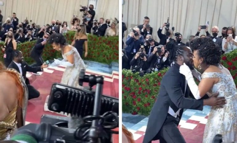 Cerere de căsătorie inedită pe covorul roşu la Met Gala 2022. Cine a fost vedeta care a spus marele DA