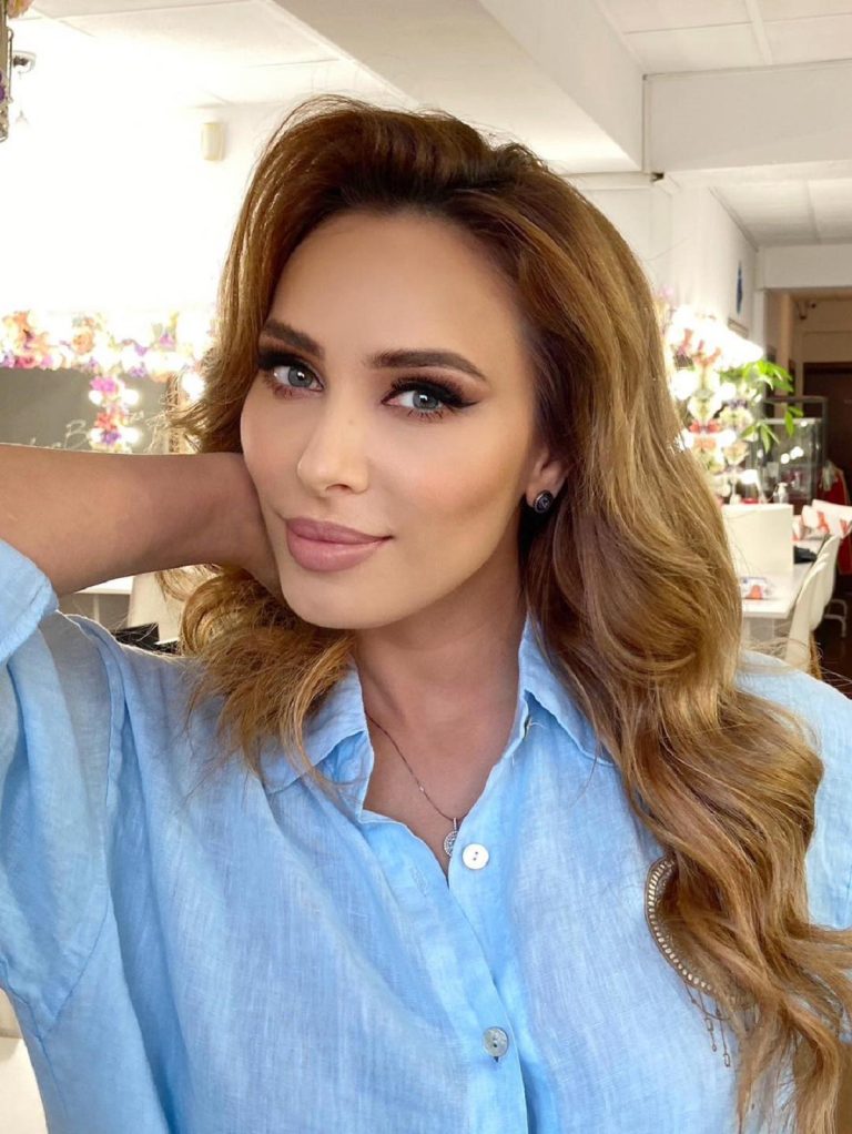 Iulia Vântur a ajuns milionară în India. Cât costă un bilet la concertele artistei