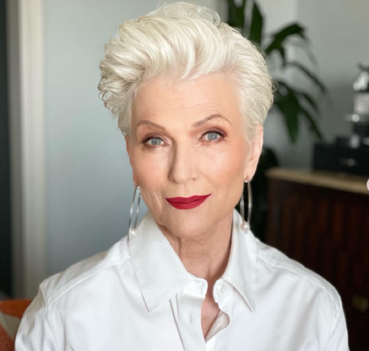 Mama lui Elon Musk, apariție uimitoare la 74 de ani