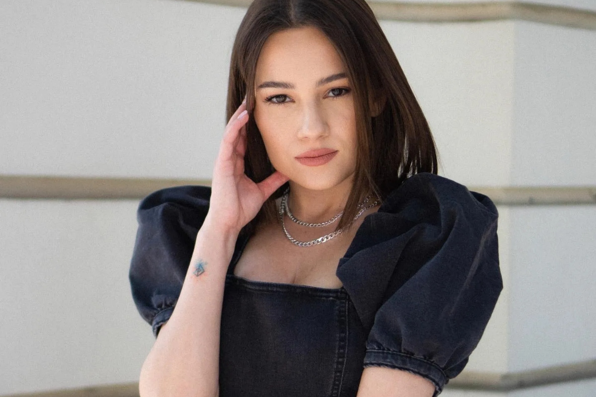 Celebra Mimi a renunțat la vlog și vrea să părăsească România