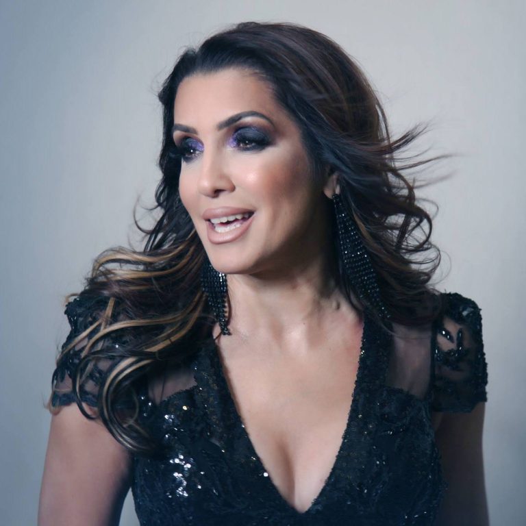 Nico, sfaturi de aur pentru femeile care își verifică obsesiv soții în buzunare și în telefoane. Și ea s-a vindecat de gelozie: ”Așa, nu!”. EXCLUSIV