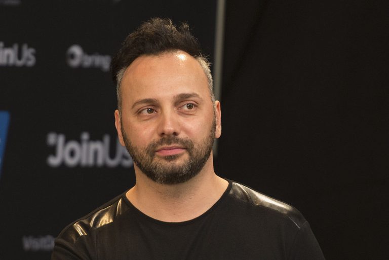 Cum și-a cunoscut Ovi Cernăuțeanu soția: „Pasul de a fi împreună a fost unul curajos”. Ce spune despre fiica partenerei sale EXCLUSIV