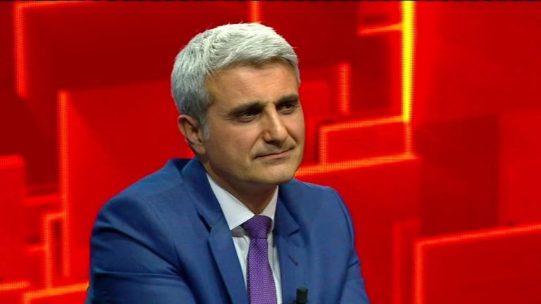 De ce locuieşte Robert Turcescu într-o vilă ANL, deşi este milionar. Explicaţiile jurnalistului