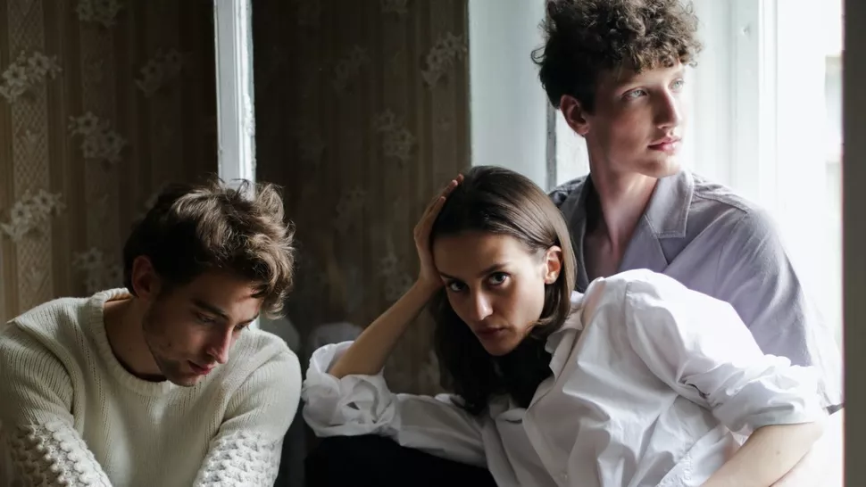 Prietenul soțului meu îmi face avansuri