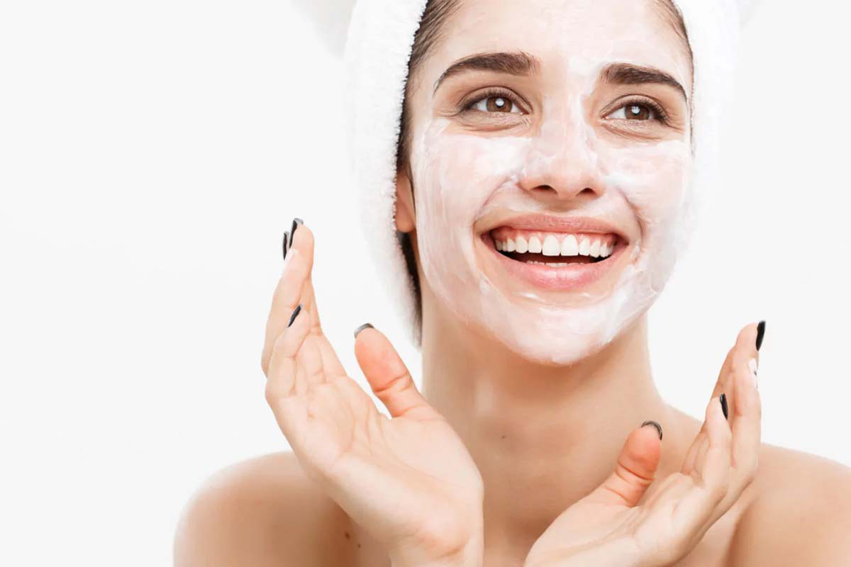 4 greșeli pe care să le eviți când îți exfoliezi pielea