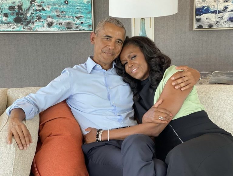 Câți bani primesc Michelle şi Barack Obama pentru un podcast. Suma exorbitantă