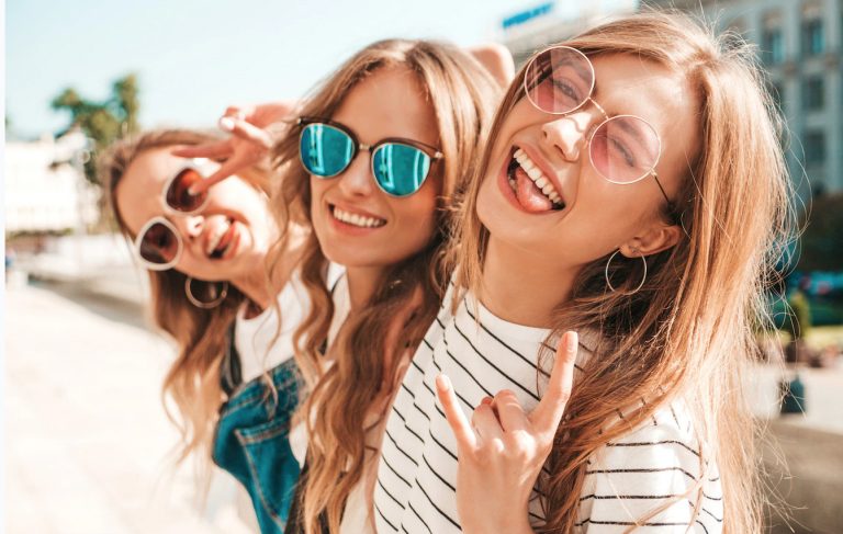 Ce protecție trebuie să aibă ochelarii de soare, de fapt. Detalii esențiale pentru a face alegerea corectă