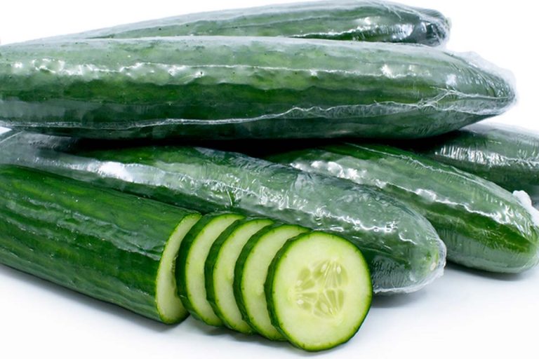 De ce castraveții sunt înveliți, de fapt, în folie de plastic. Secretul producătorilor