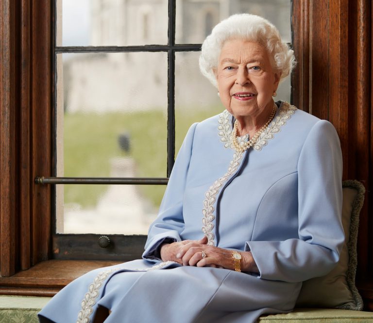 Fructul preferat al Reginei Elisabeta. Modul ciudat în care îl consumă