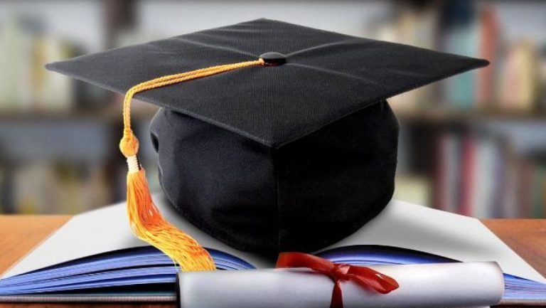 Mesaje pentru absolvenții claselor a 8-a, liceu și facultate. Urări pentru sfârșit de an