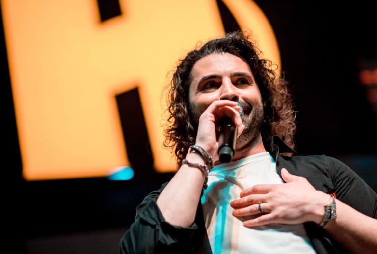 Pepe trage din greu, ca să le facă zestre fiicelor, iar fiului său un botez princiar. Ce tarif are la un concert: ”E foarte bine cotat”. Exclusiv