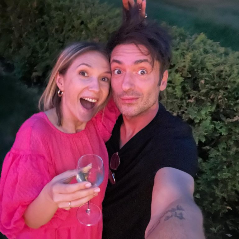 Adela Popescu, surprinsă de Radu Vâlcan cu cea mai frumoasă declarație de dragoste. Ce mesaj i-a scris soțul în public