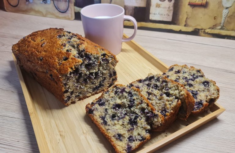 Banana bread cu afine și tărâțe de ovăz. Fără zahăr