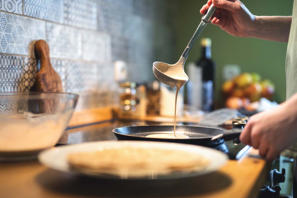 Ce să faci ca să nu se lipească clătitele