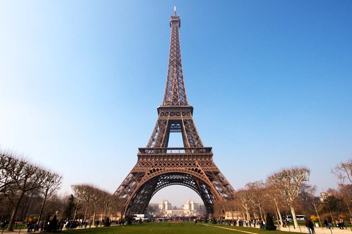 Cum arată apartamentul secret din Turnul Eiffel