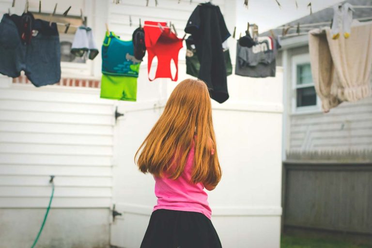 Se spală rufe de Sânziene? Ce nu este bine să faci pe 24 iunie