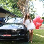 Cadoul pe care și l-a făcut de ziua ei, un Porche Macan