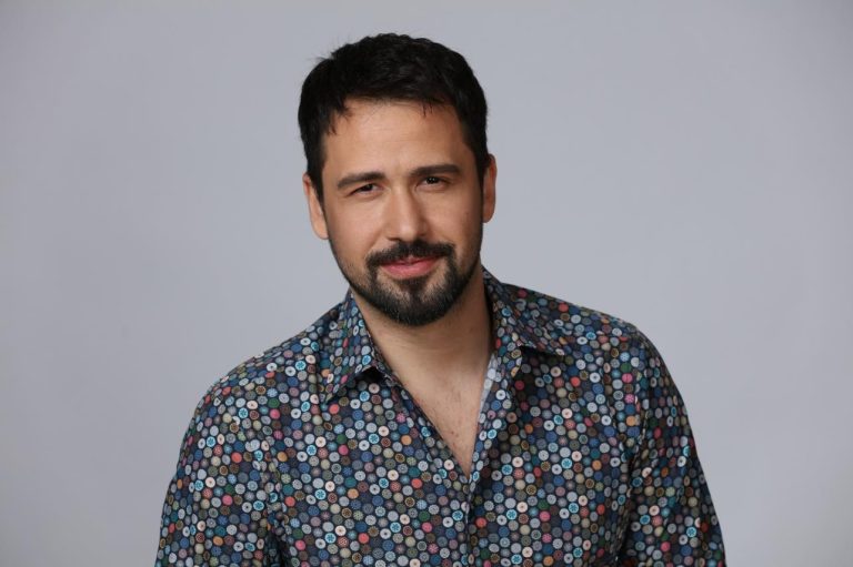 Alexandru Constantin, despre momentele grele din viața lui. „Am fost un adolescent extrem de complexat” EXCLUSIV