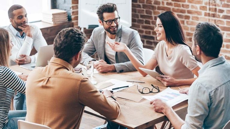 Care este diferența dintre protocol și etichetă. Deosebirile care există între cele două