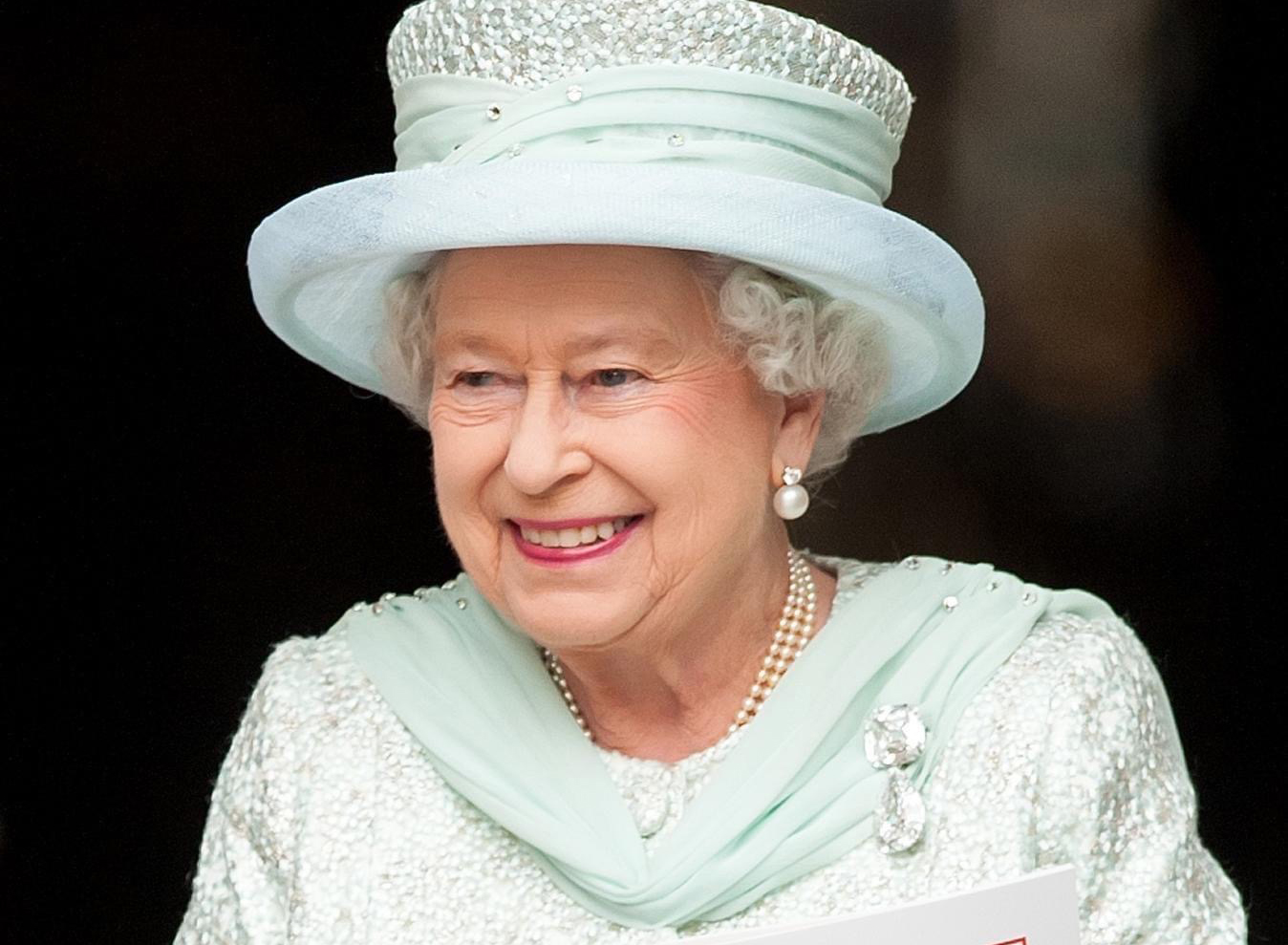 Produsul de machiaj pe care regina Elisabeta a II-a îl adoră
