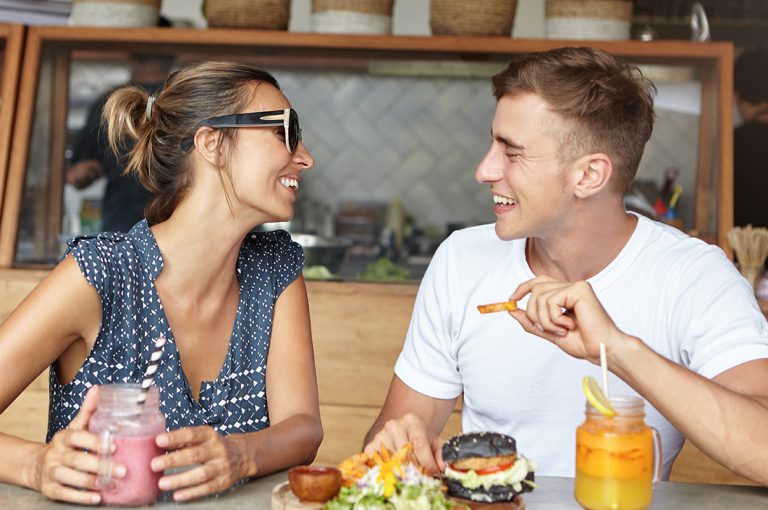 Unde să o duci la prima întâlnire. Recomandări prețioase, în funcție de zodia sa