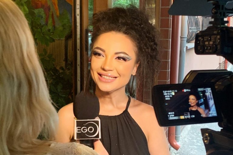 Aura B a revenit în România după 10 ani. Artista are planuri mărețe: “Sunt într-un proiect cu o televiziune destul de mare de la noi, poate chiar cea mai mare” EXCLUSIV