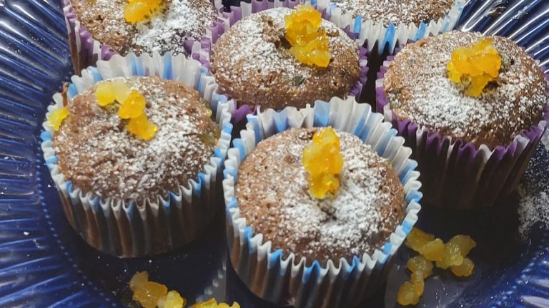 Muffins cu ciocolată și aromă de portocale în doar 30 de minute. Fără praf de copt, fără aditivi
