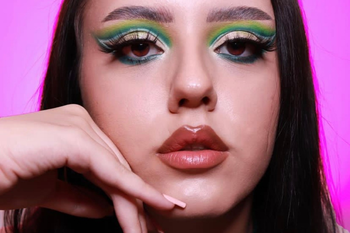 Cum ne mărim buzele cu ajutorul machiajului